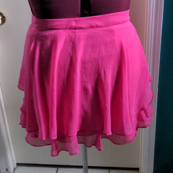 ASOS Pink chiffon mini skirt - Picture 2 of 3